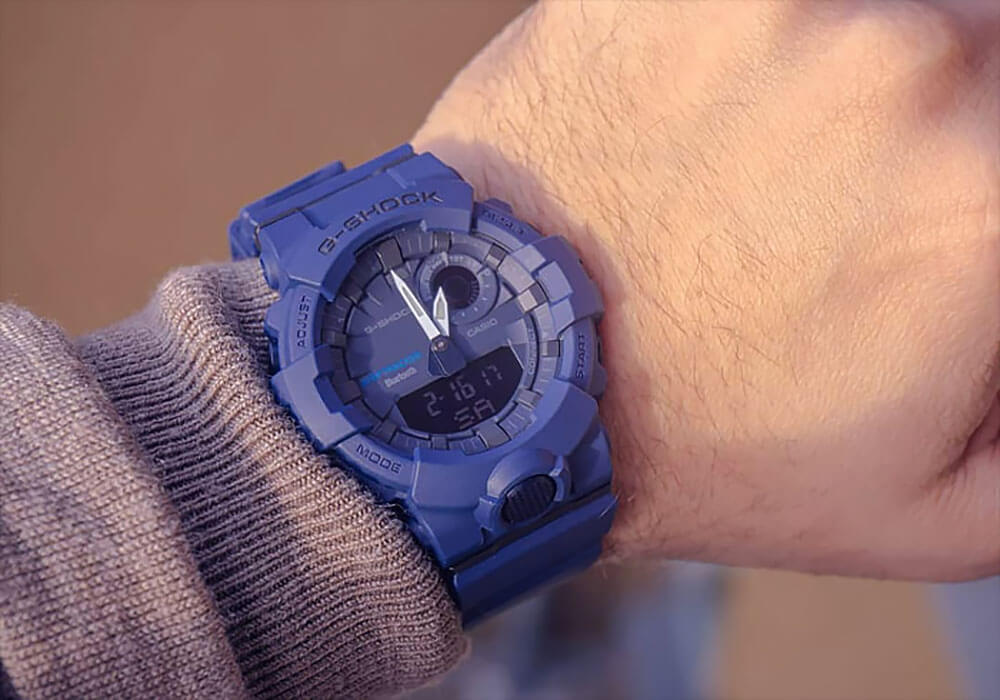 Casio GBA-800-2A мужские часы застежка крупным планом