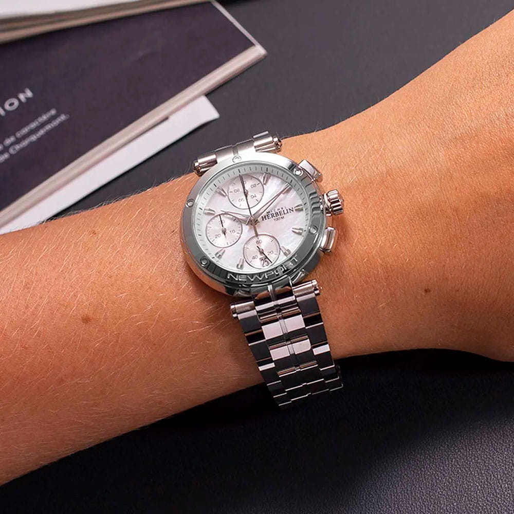 Оригинальные часы Herbelin Herbelin Newport Chrono 35688B19 кварцевые калибр механизма ronda 3540.d общий вид